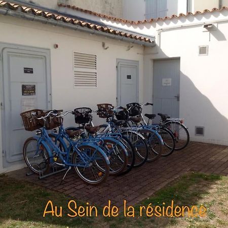 Eole, Idealement Situe Sur Le Port De St Martin De Re Saint-Martin-de-Ré Exteriör bild