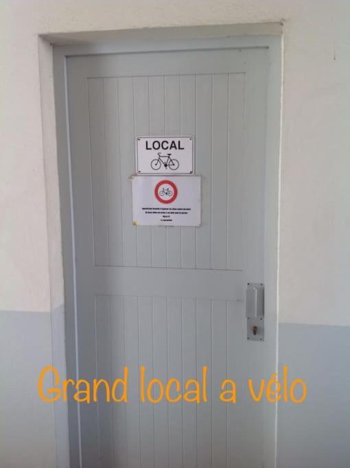 Eole, Idealement Situe Sur Le Port De St Martin De Re Saint-Martin-de-Ré Exteriör bild